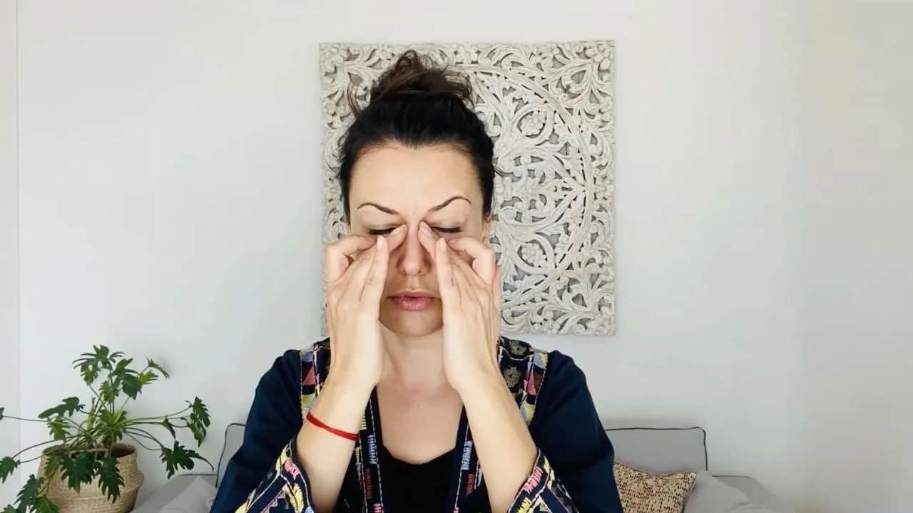 Czy joga twarzy działa? Sprawdź skuteczność i efekty dla skóry