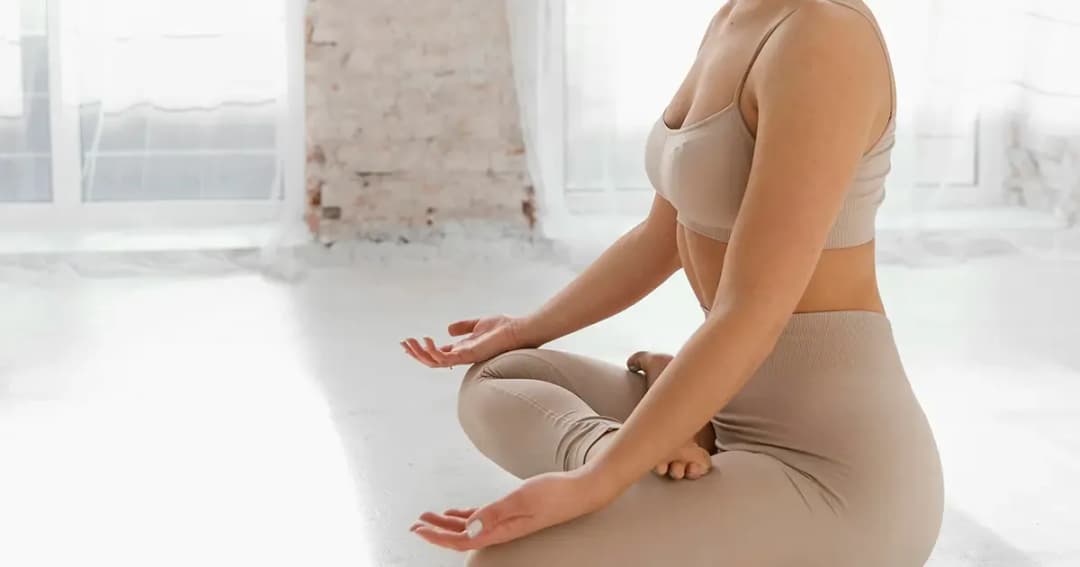 Jak działa medytacja i jakie korzyści przynosi dla umysłu