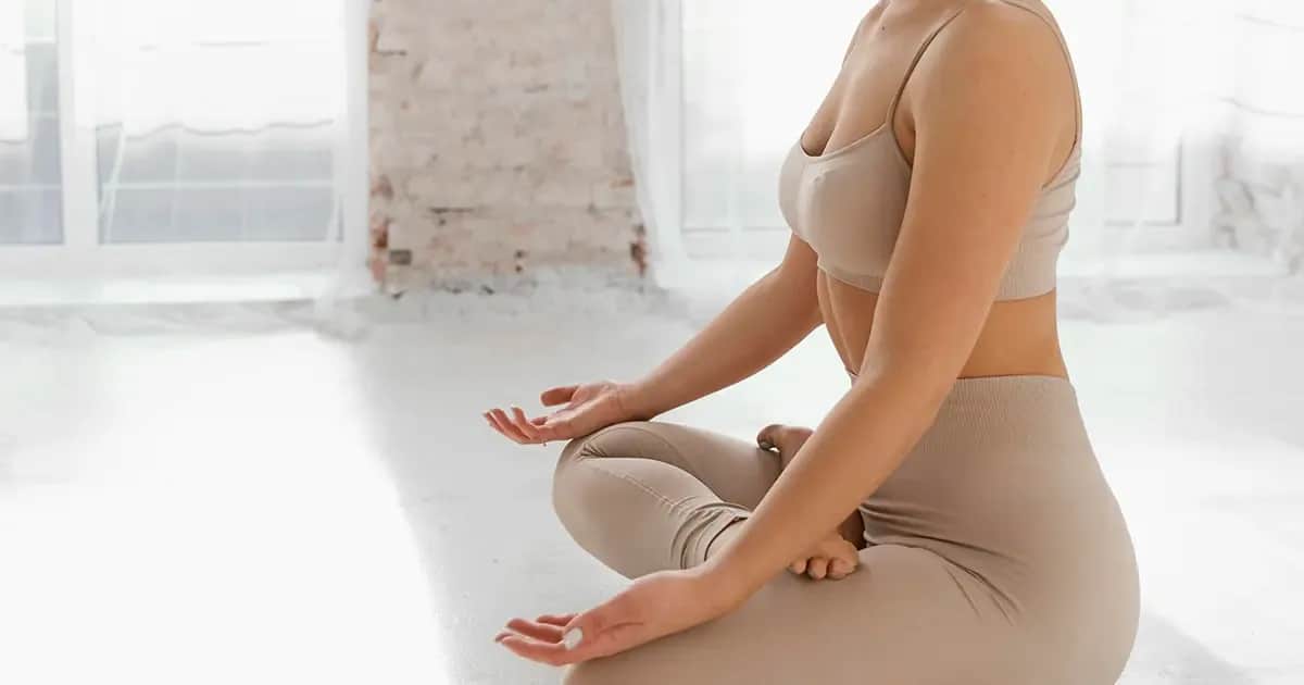 Jak działa medytacja i jakie korzyści przynosi dla umysłu